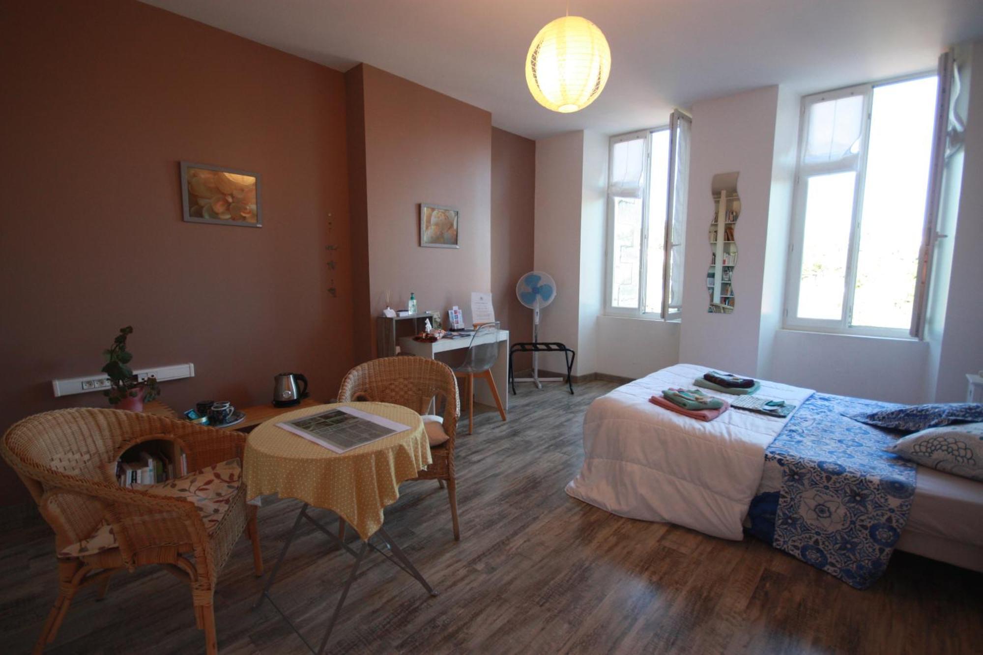 La Belle Etoile Bed & Breakfast Saintes Bagian luar foto